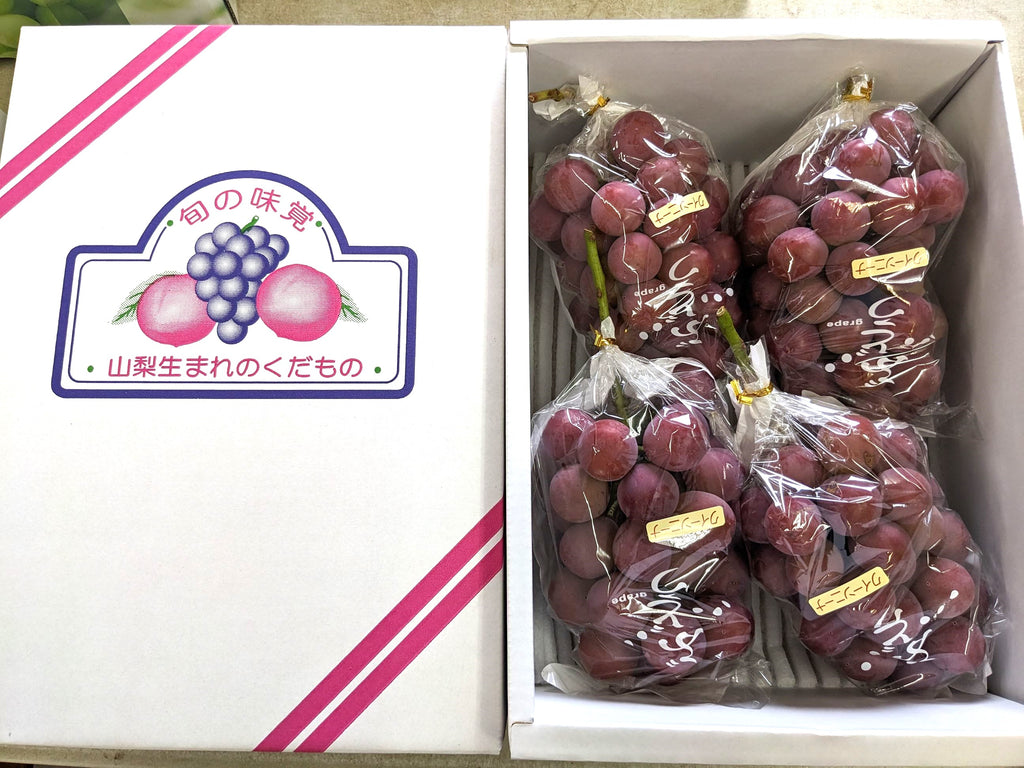 ぶどう 【ﾌﾙｰﾂﾌｧｰﾑいしくら】 葡萄 クイーンニーナ 4～6房 2.8kg 高糖度 山梨県笛吹市 《8月17日頃～8月下旬より出荷》